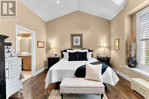 43 - 3232 Montrose Road, Niagara Falls, ON - Indoor Photo Showing Bedroom
