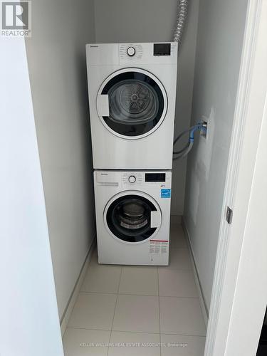 505 - 3900 Confederation Parkway, Mississauga, ON - Indoor Photo Showing Laundry Room