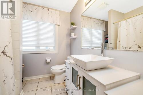 1595 Evans Terrace E, Milton, ON - Indoor Photo Showing Bathroom