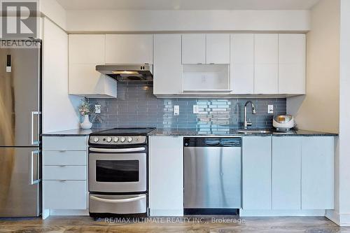 705 - 160 Flemington Road, Toronto, ON - Indoor Photo Showing Kitchen With Stainless Steel Kitchen