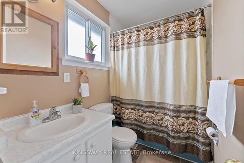 36 Newstead Crescent N, Brampton, ON - Indoor Photo Showing Bathroom