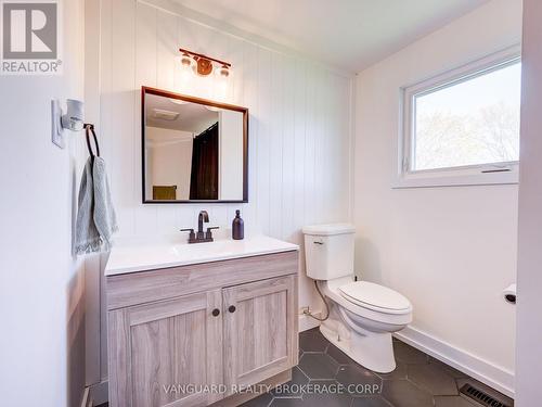 23 Rustic Crescent, Orangeville, ON - Indoor Photo Showing Bathroom