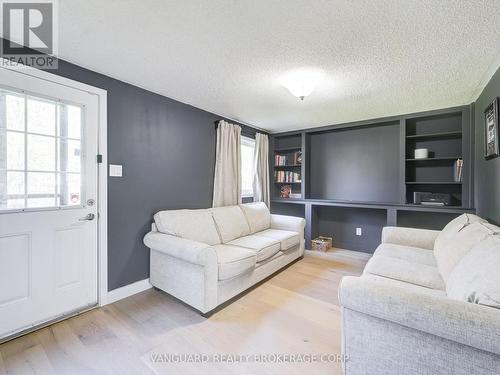 23 Rustic Crescent, Orangeville, ON - Indoor Photo Showing Living Room