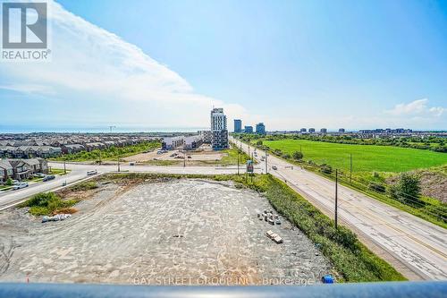 715 - 3200 William Coltson Avenue, Oakville, ON - Outdoor With View