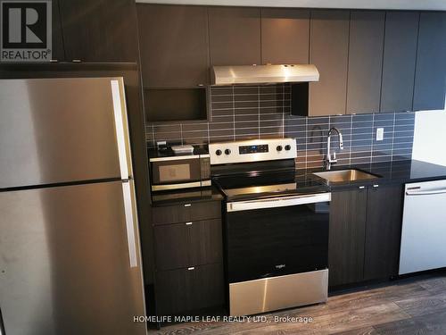 811 - 1133 Cooke Boulevard, Burlington, ON - Indoor Photo Showing Kitchen With Upgraded Kitchen