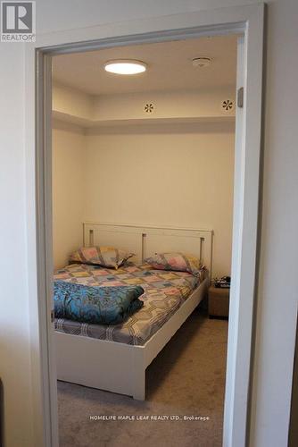 811 - 1133 Cooke Boulevard, Burlington, ON - Indoor Photo Showing Bedroom