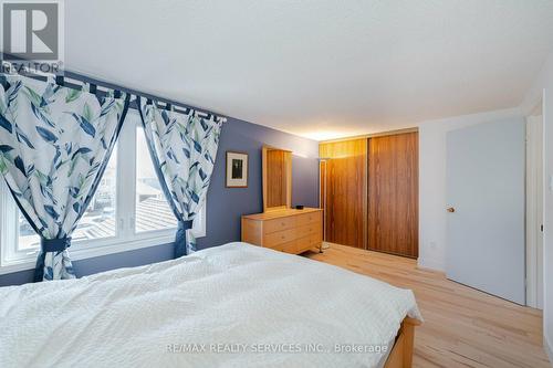 13 Barrington Crescent, Brampton, ON - Indoor Photo Showing Bedroom