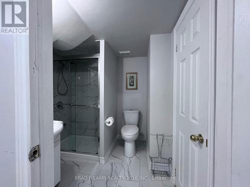 70 Earl Grey Crescent, Brampton, ON - Indoor Photo Showing Bathroom
