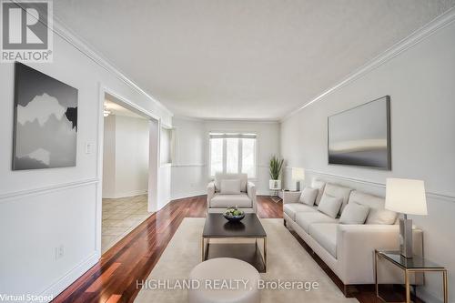 5895 Bell Harbour Drive, Mississauga, ON - Indoor Photo Showing Living Room