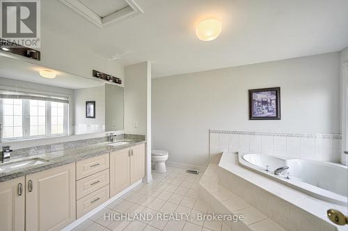 5895 Bell Harbour Drive, Mississauga, ON - Indoor Photo Showing Bathroom