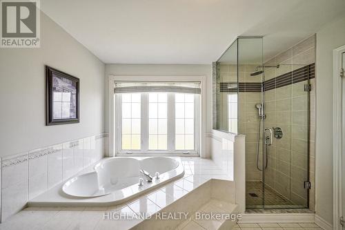 5895 Bell Harbour Drive, Mississauga, ON - Indoor Photo Showing Bathroom
