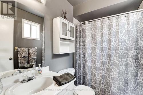 226 Howard Crescent, Orangeville, ON - Indoor Photo Showing Bathroom