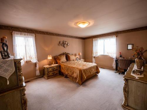 Master bedroom - 8 Av. Greystone, Pointe-Claire, QC - Indoor Photo Showing Bedroom