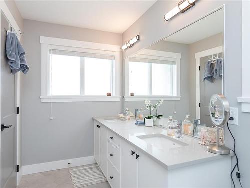 1192 Smokehouse Cres, Langford, BC - Indoor Photo Showing Bathroom