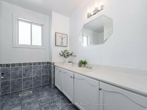 8 Romney Crt, Brampton, ON - Indoor Photo Showing Bathroom