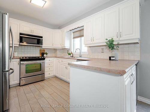 8 Romney Crt, Brampton, ON - Indoor Photo Showing Kitchen