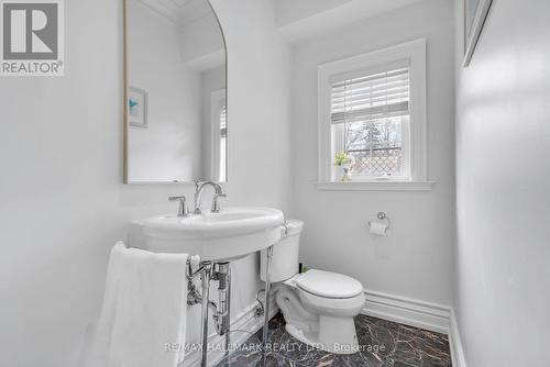 104 Mayfield Avenue, Toronto, ON - Indoor Photo Showing Bathroom