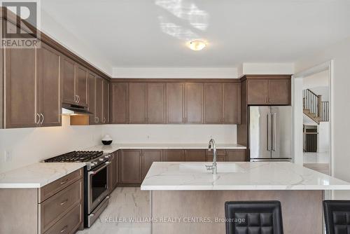 105 Kingknoll Crescent, Georgina, ON - Indoor Photo Showing Kitchen With Stainless Steel Kitchen With Upgraded Kitchen