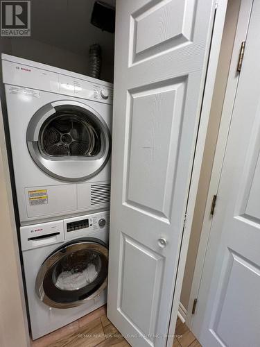 111 - 7378 Yonge Street, Vaughan, ON - Indoor Photo Showing Laundry Room
