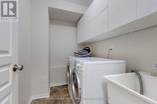 18 Albert Lewis St, Markham, ON - Indoor Photo Showing Laundry Room