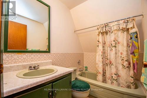 1710 South Bayshore Road W, Douro-Dummer, ON - Indoor Photo Showing Bathroom