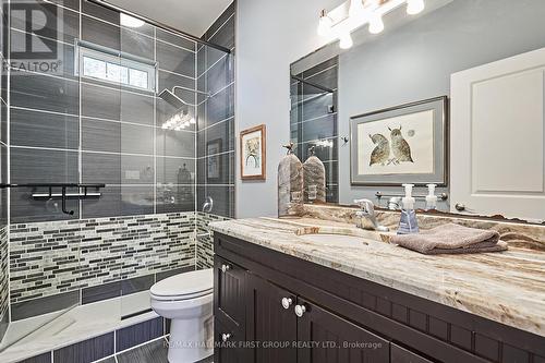 10 Queen Street, Kawartha Lakes, ON - Indoor Photo Showing Bathroom