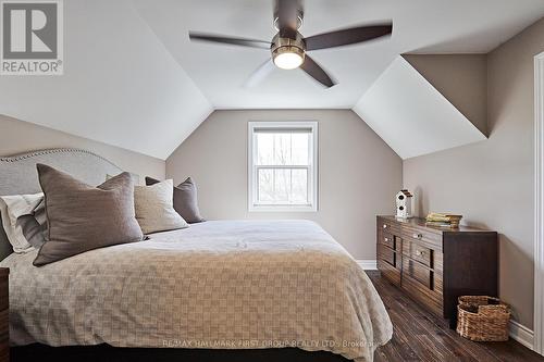 10 Queen Street, Kawartha Lakes, ON - Indoor Photo Showing Bedroom