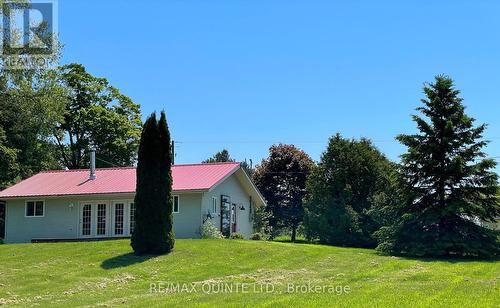 80 Prinyer'S Cove Crescent, Prince Edward County, ON - Outdoor