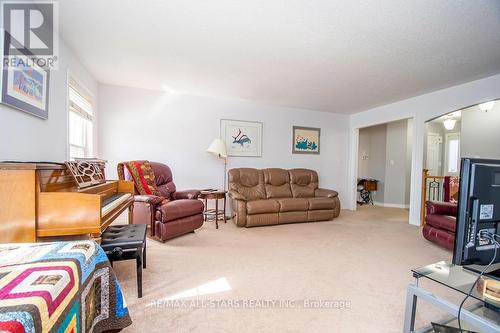 23 Parkside Drive, Kawartha Lakes, ON - Indoor Photo Showing Living Room