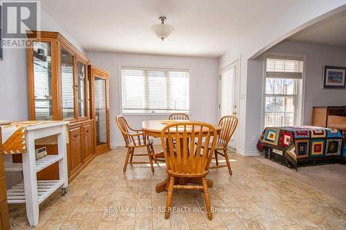 23 Parkside Drive, Kawartha Lakes, ON - Indoor Photo Showing Dining Room