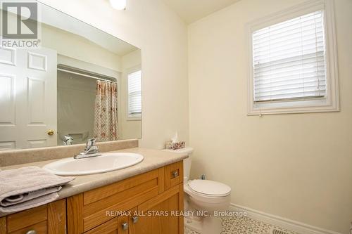 23 Parkside Drive, Kawartha Lakes (Lindsay), ON - Indoor Photo Showing Bathroom