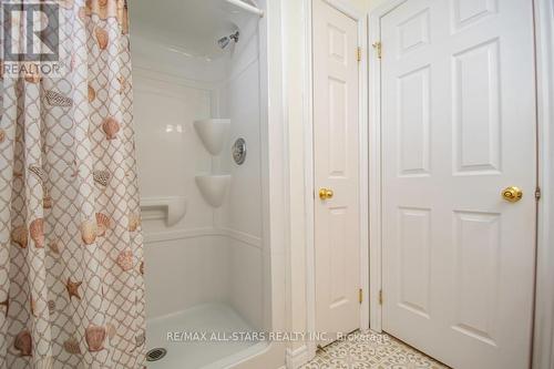 23 Parkside Drive, Kawartha Lakes, ON - Indoor Photo Showing Bathroom