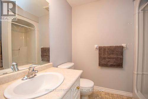 23 Parkside Drive, Kawartha Lakes (Lindsay), ON - Indoor Photo Showing Bathroom