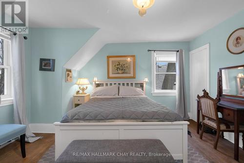 166 Mary Street, Barrie, ON - Indoor Photo Showing Bedroom