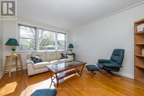 13 Esther Anne Drive, Orillia, ON - Indoor Photo Showing Living Room