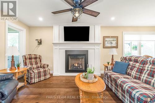 9 Sunnyside Avenue, Oro-Medonte, ON - Indoor Photo Showing Living Room With Fireplace
