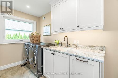 9 Sunnyside Avenue, Oro-Medonte, ON - Indoor Photo Showing Laundry Room