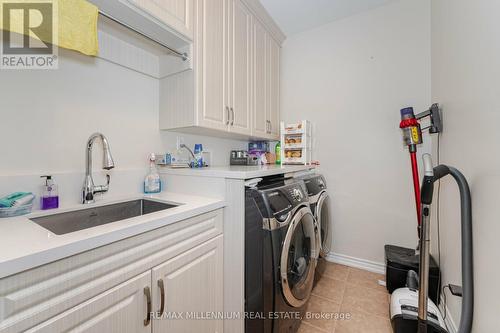 36 Mountain Ridge Road, Brampton, ON - Indoor Photo Showing Laundry Room