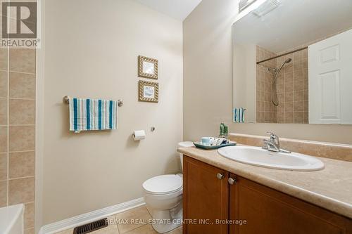 101 Decker Hollow Circle, Brampton, ON - Indoor Photo Showing Bathroom