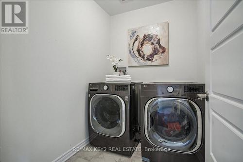 3246 Turnstone Boulevard, Pickering, ON - Indoor Photo Showing Laundry Room