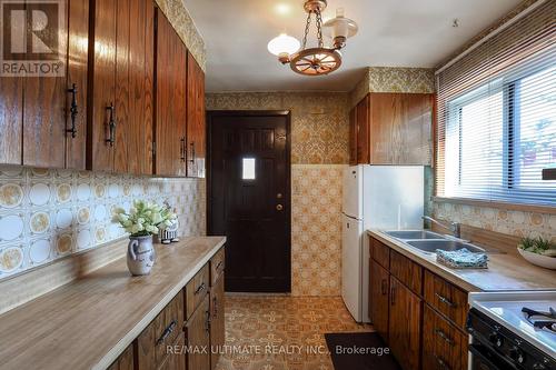 907 Greenwood Avenue, Toronto, ON - Indoor Photo Showing Kitchen With Double Sink