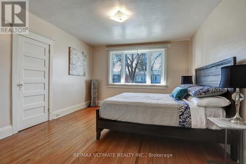907 Greenwood Avenue, Toronto, ON - Indoor Photo Showing Bedroom