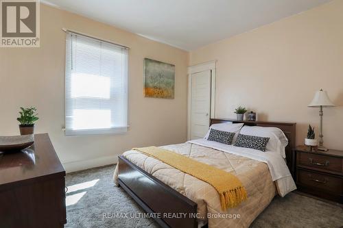 907 Greenwood Avenue, Toronto, ON - Indoor Photo Showing Bedroom