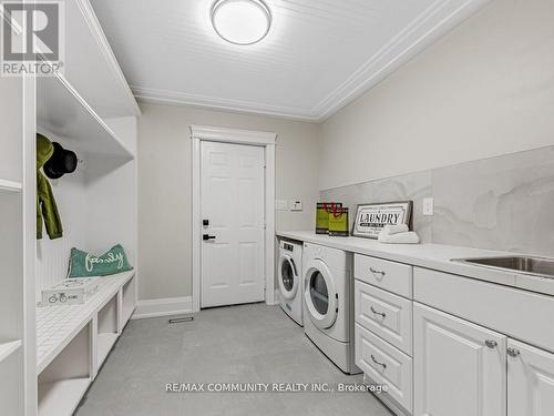 95 Hill Crescent, Toronto, ON - Indoor Photo Showing Laundry Room