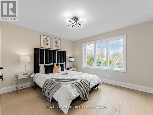 95 Hill Crescent, Toronto, ON - Indoor Photo Showing Bedroom