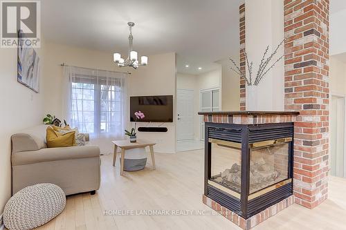 29 Edgemont Court, Richmond Hill, ON - Indoor Photo Showing Other Room
