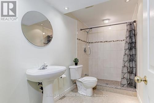 29 Edgemont Court, Richmond Hill, ON - Indoor Photo Showing Bathroom