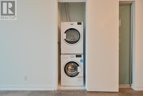 4312 - 898 Portage Parkway, Vaughan, ON - Indoor Photo Showing Laundry Room
