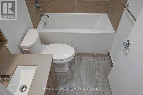 4312 - 898 Portage Parkway, Vaughan, ON - Indoor Photo Showing Bathroom