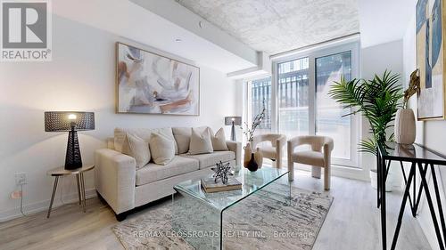 307 - 2 Augusta Avenue, Toronto, ON - Indoor Photo Showing Living Room